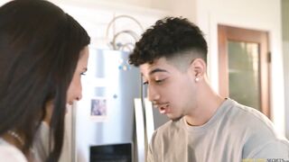 Izi Blu Sky - Stepmom Is A Trophy Wife - S5:E1