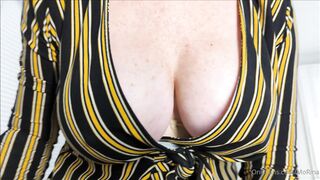 Morina - Stepmom barber roleplay