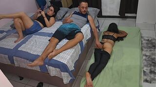 The wife had the bad idea of sharing a room with her friend.