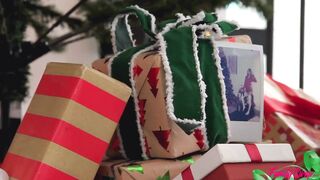 Family Swap - Were Too Horny For A Christmas Card Picture - S11:E2