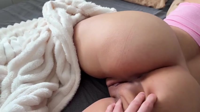 Sister Pretended to be Asleep without Panties and got Creampie in her Tight Pussy