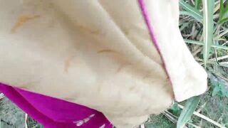 Girlfriend of the village on the edge of the forest fucked the bush on the way