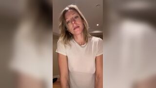 JodisLips - Mommy helps you go to bed with her breasts